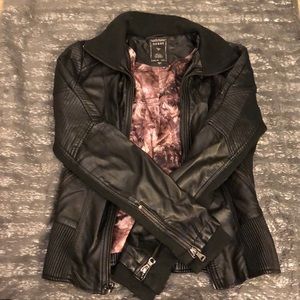 Faux black leather jacket from Guess, size Small